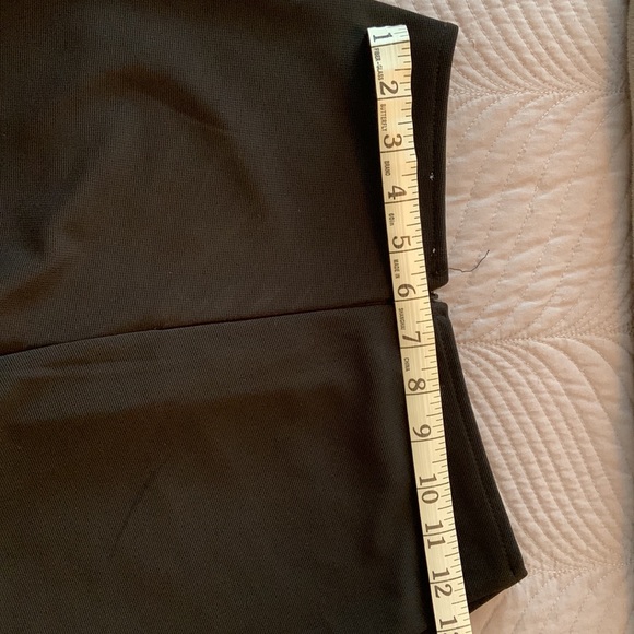 TOBI SKORT - Picture 4 of 5